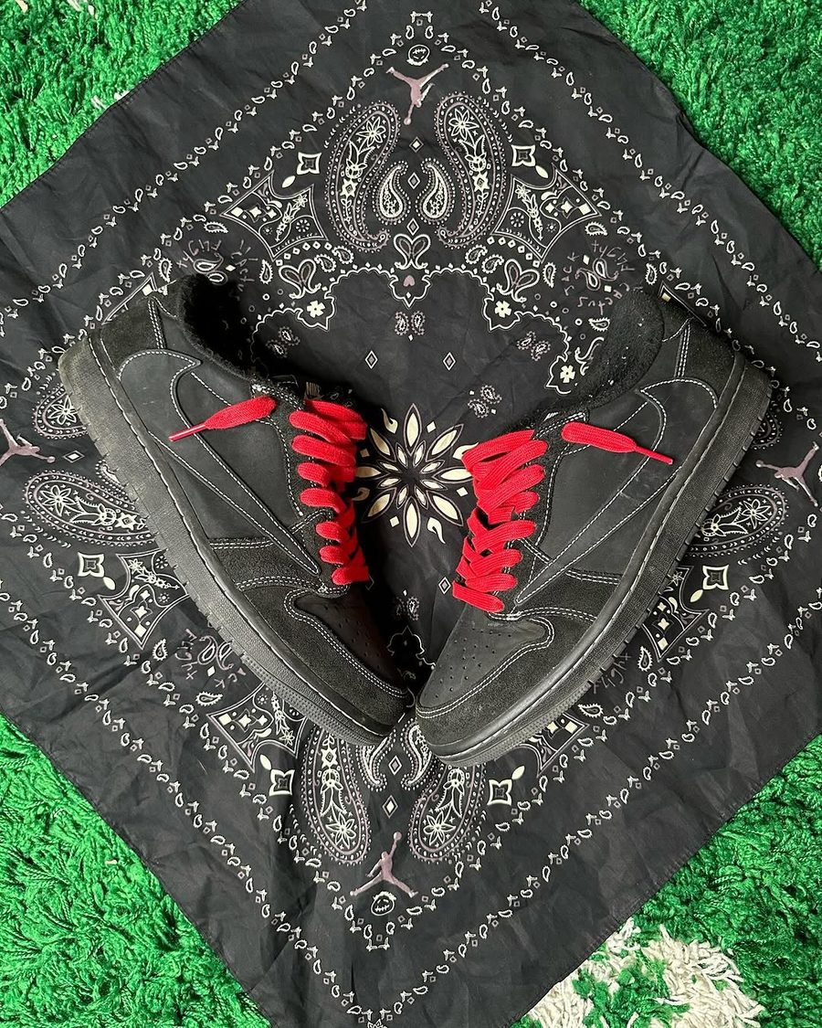AIR JORDAN Jordan 1 Retro Low OG SP “Travis Scott Black Phantom”