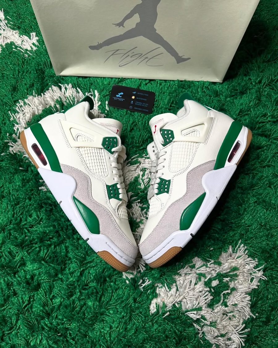 AIR JORDAN Jordan 4 Retro SB “Pine Green”