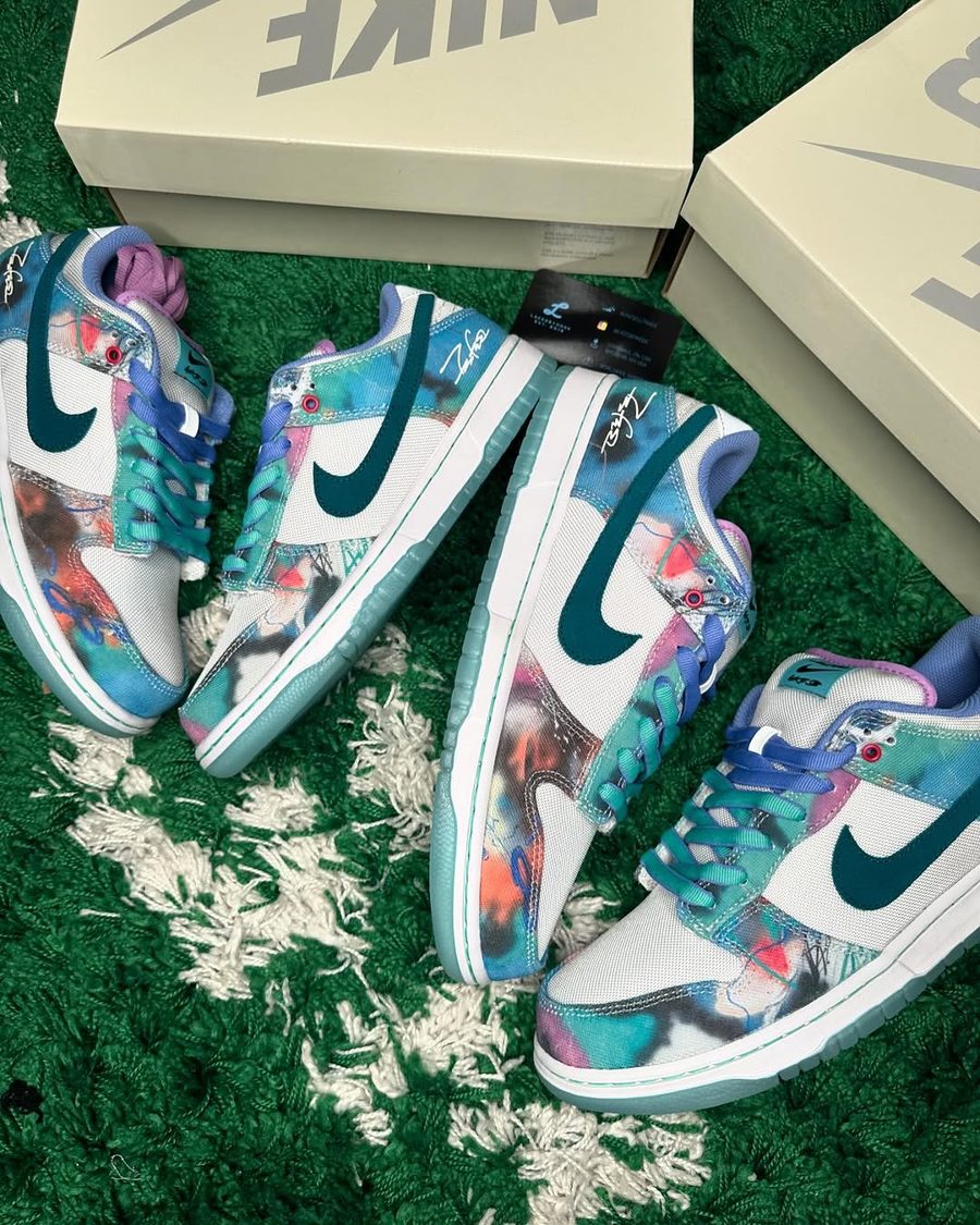 Sneakers